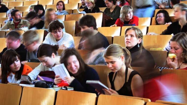 Hörsaal mit Studenten